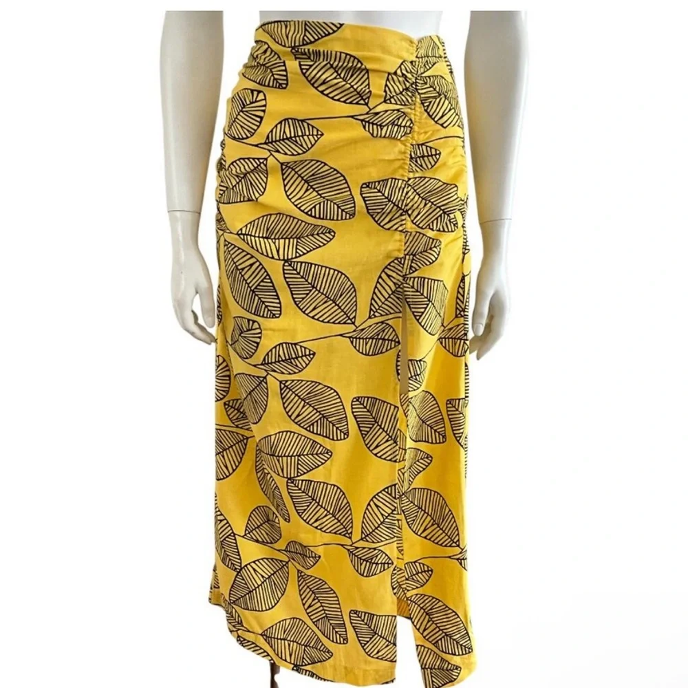 Zara Yellow Leaf Print Women's Skirt size Small
